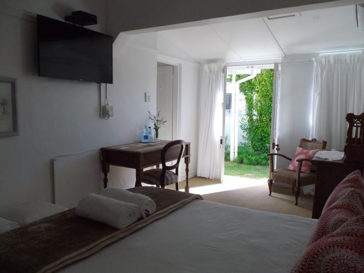 Breeze Inn Guesthouse Kiddʼs Beach エクステリア 写真