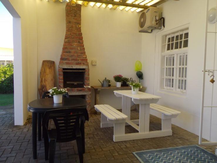 Breeze Inn Guesthouse Kiddʼs Beach エクステリア 写真
